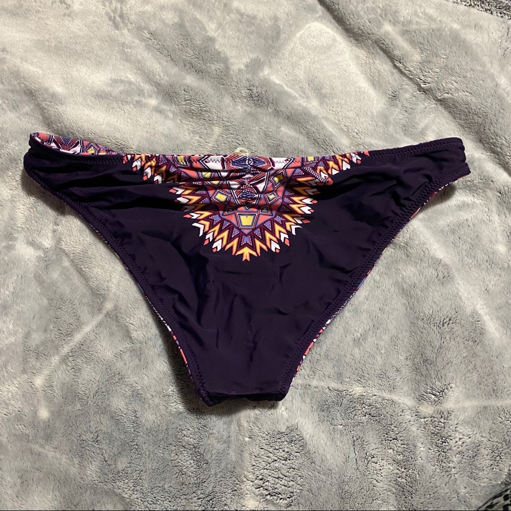 Jessica Simpson One Shoulder Geometric Bikini - Picture 3 of 8